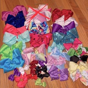 HUGE lot JoJo Siwa bows small med large